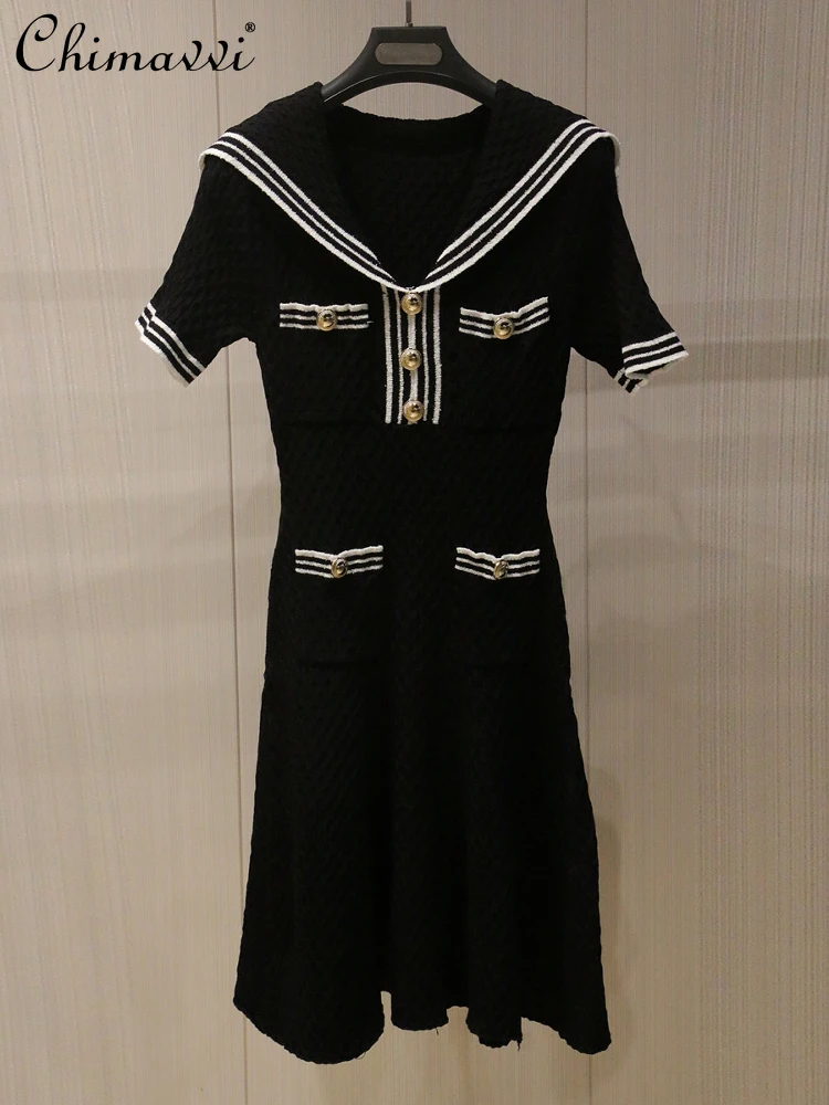 2025 Summer New Fashion Academy Style Senior Navy Collar Gold Buckle Short Dress Temperament Waist Short Sleeve Knitted Dress
2025 Summer New Fashion Academy Style Senior Navy Collar Gold Buckle Short Dress Temperament Waist Short Sleeve Knitted Dress