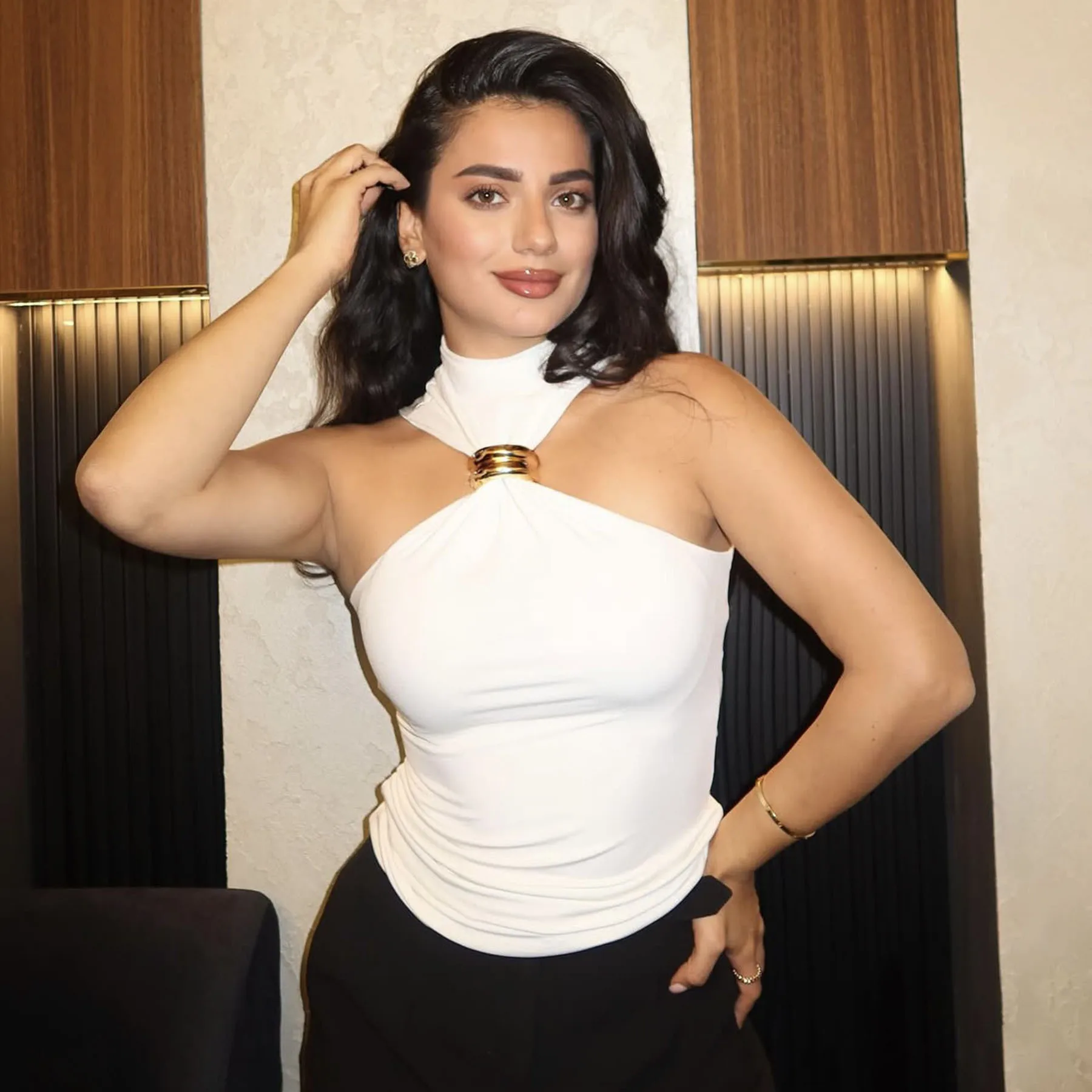2025 Summer New Women's Gold Ring Sleeveless Off-shoulder Stretch Top Fashionable Y2K Street Suspender Women's Vest
2025 Summer New Women's Gold Ring Sleeveless Off-shoulder Stretch Top Fashionable Y2K Street Suspender Women's Vest