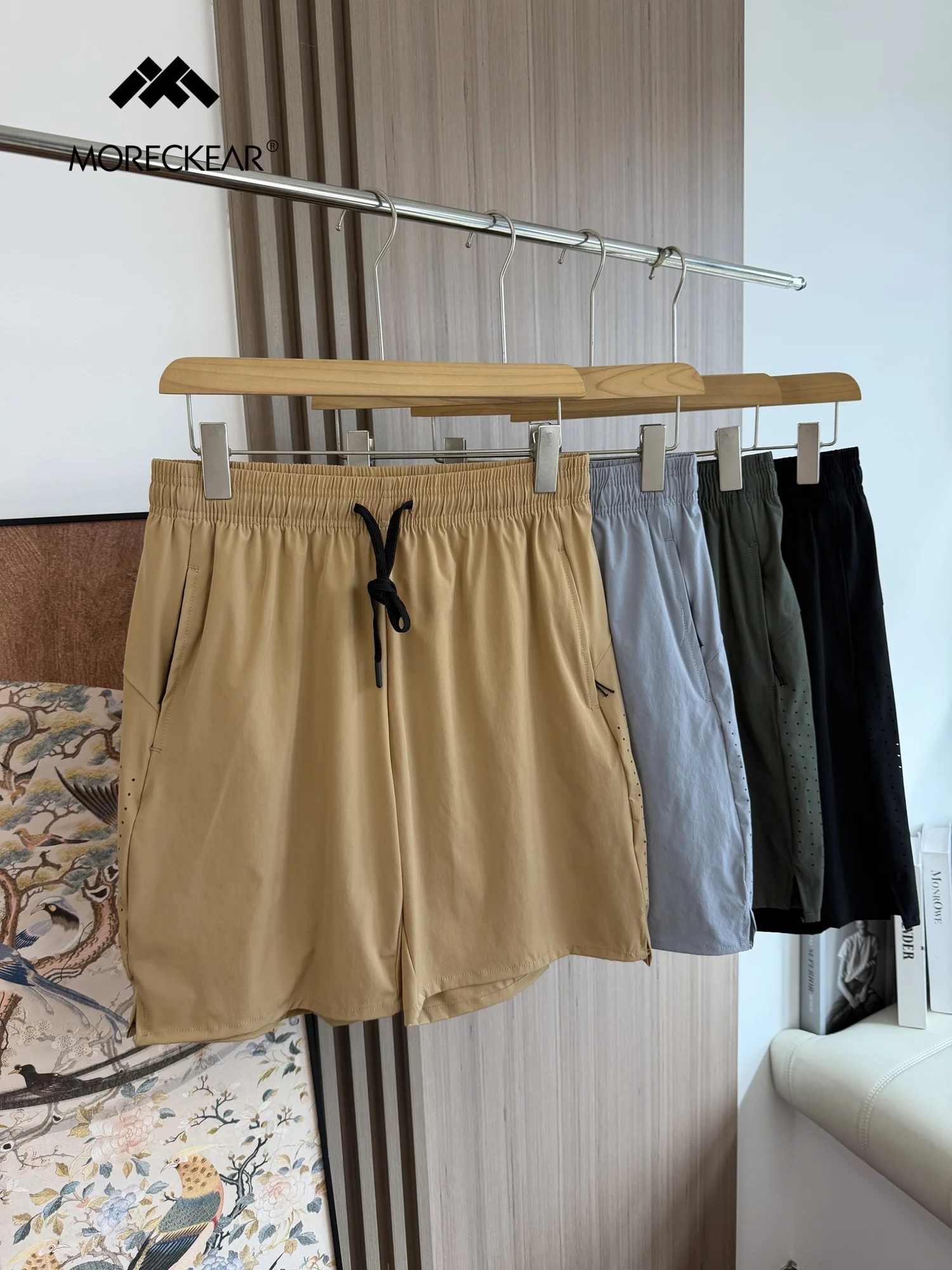 Comfortable Elastic Waist Sports Shorts Men's Summer Casual Breathable Quick Dry Fashionable Youth Loose Fit Knee-Length
Comfortable Elastic Waist Sports Shorts Men's Summer Casual Breathable Quick Dry Fashionable Youth Loose Fit Knee-Length