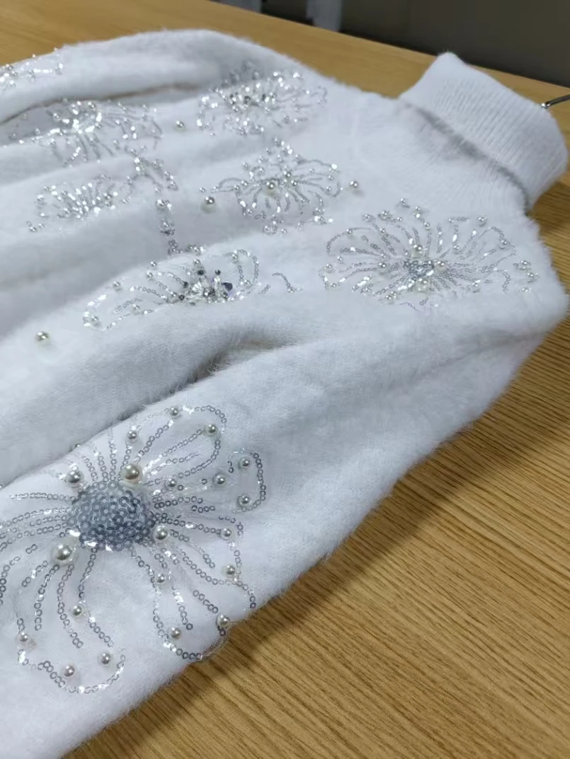 2025 Trend Autumn Winter Luxury Sparkle Sequins Pearls Beads Stitch Thick Warm Sweater Women's Knitted Pullover Jumpers Outwears
2025 Trend Autumn Winter Luxury Sparkle Sequins Pearls Beads Stitch Thick Warm Sweater Women's Knitted Pullover Jumpers Outwears