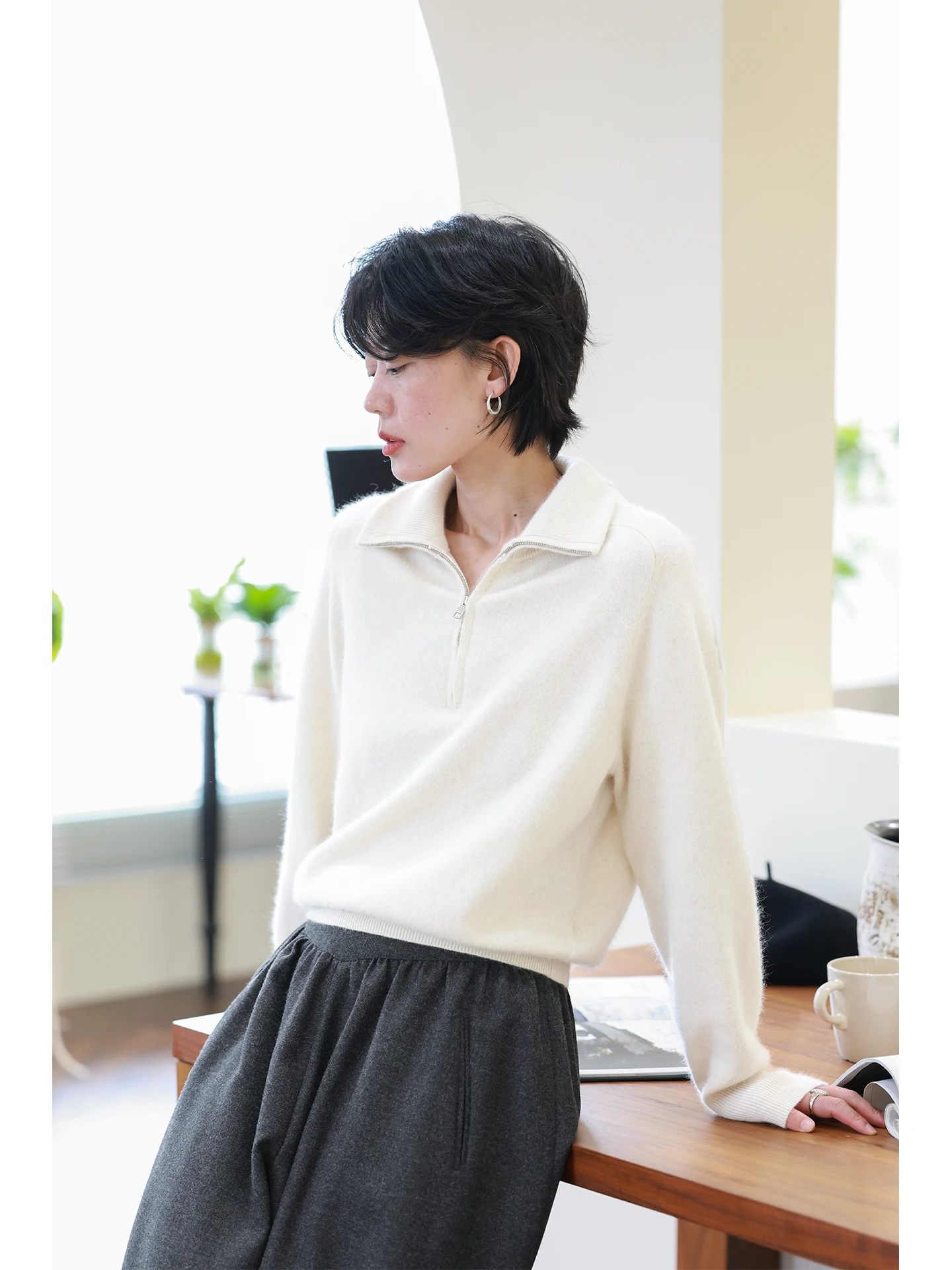 Мягкий и удобный женский вязаный свитер-худи на молнии из шерсти кашемира, повседневный уютный топ для дома, весна-осень-зима
Мягкий и удобный женский вязаный свитер-худи на молнии из шерсти кашемира, повседневный уютный топ для дома, весна-осень-зима