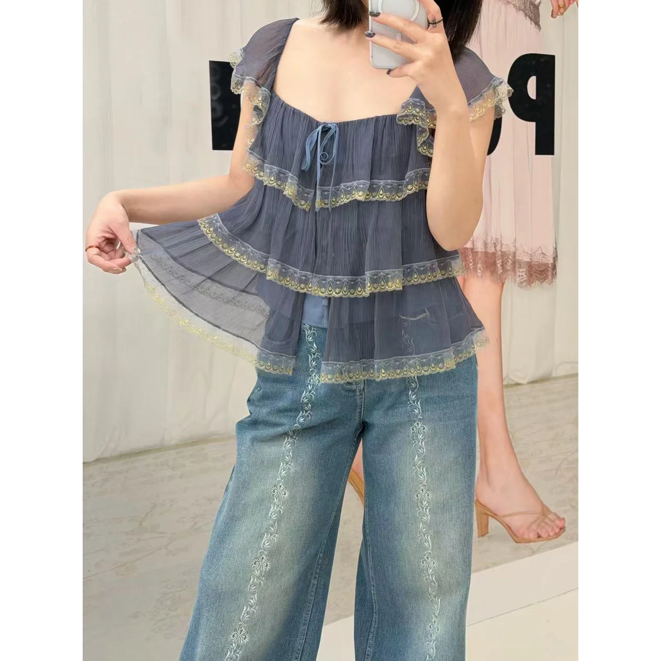 Spring Summer 2026 New Style Women's Short Sleeve Shirt Lace Splicing Chiffon Belted Square Collar Design Casual Fashion Top
Spring Summer 2026 New Style Women's Short Sleeve Shirt Lace Splicing Chiffon Belted Square Collar Design Casual Fashion Top