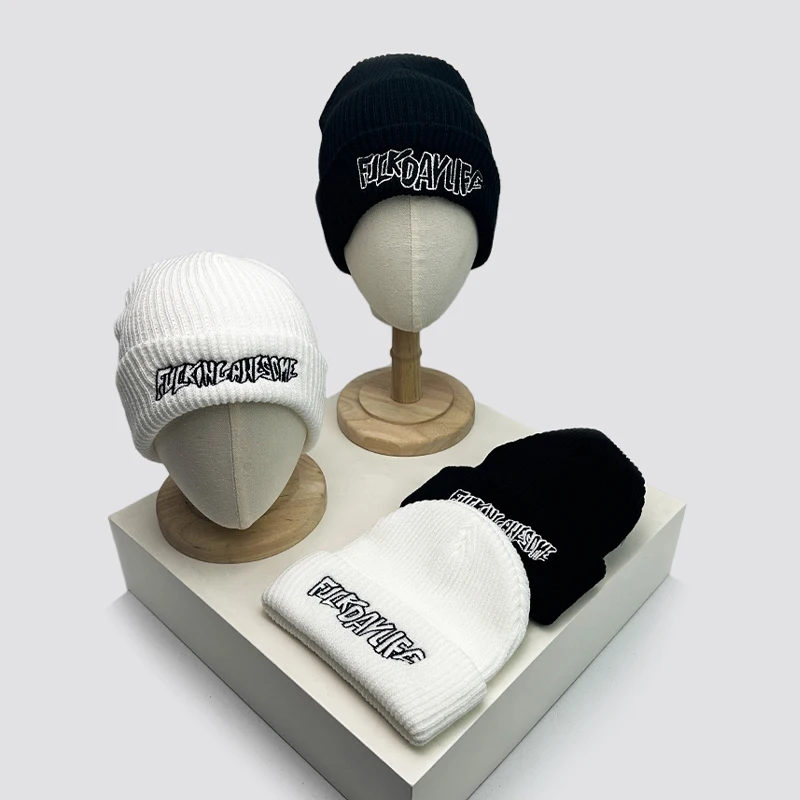 Autumn and Winter New Unisex American Vintage Letter Embroidery Knitted Hats Warm Hip Hop Versatile Street Beanies Fashion ins
Autumn and Winter New Unisex American Vintage Letter Embroidery Knitted Hats Warm Hip Hop Versatile Street Beanies Fashion ins