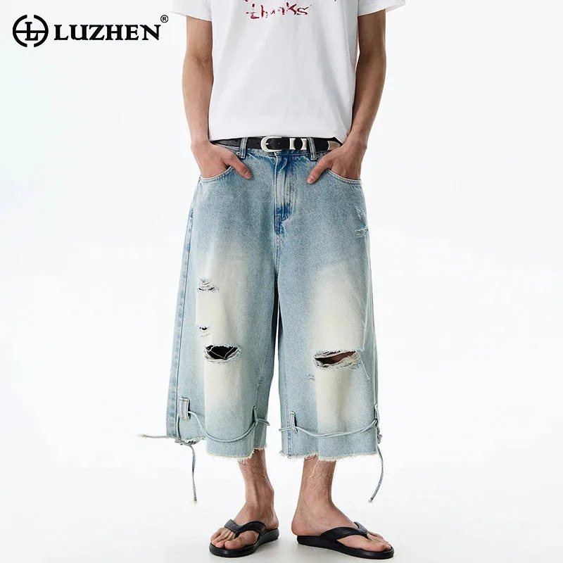 LUZHEN 2025 New Personalized Gradient Washed Broken Hole Wornout Design Cropped Pants Men's Trendy Straight Street Shorts JY1417
LUZHEN 2025 New Personalized Gradient Washed Broken Hole Wornout Design Cropped Pants Men's Trendy Straight Street Shorts JY1417