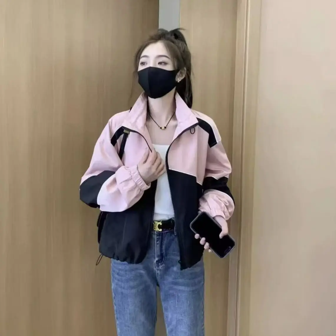 Американская тонкая короткая куртка для женщин, новая летняя свободная повседневная одежда для защиты от солнца, одежда для активного отдыха, полиэстер
Американская тонкая короткая куртка для женщин, новая летняя свободная повседневная одежда для защиты от солнца, одежда для активного отдыха, полиэстер