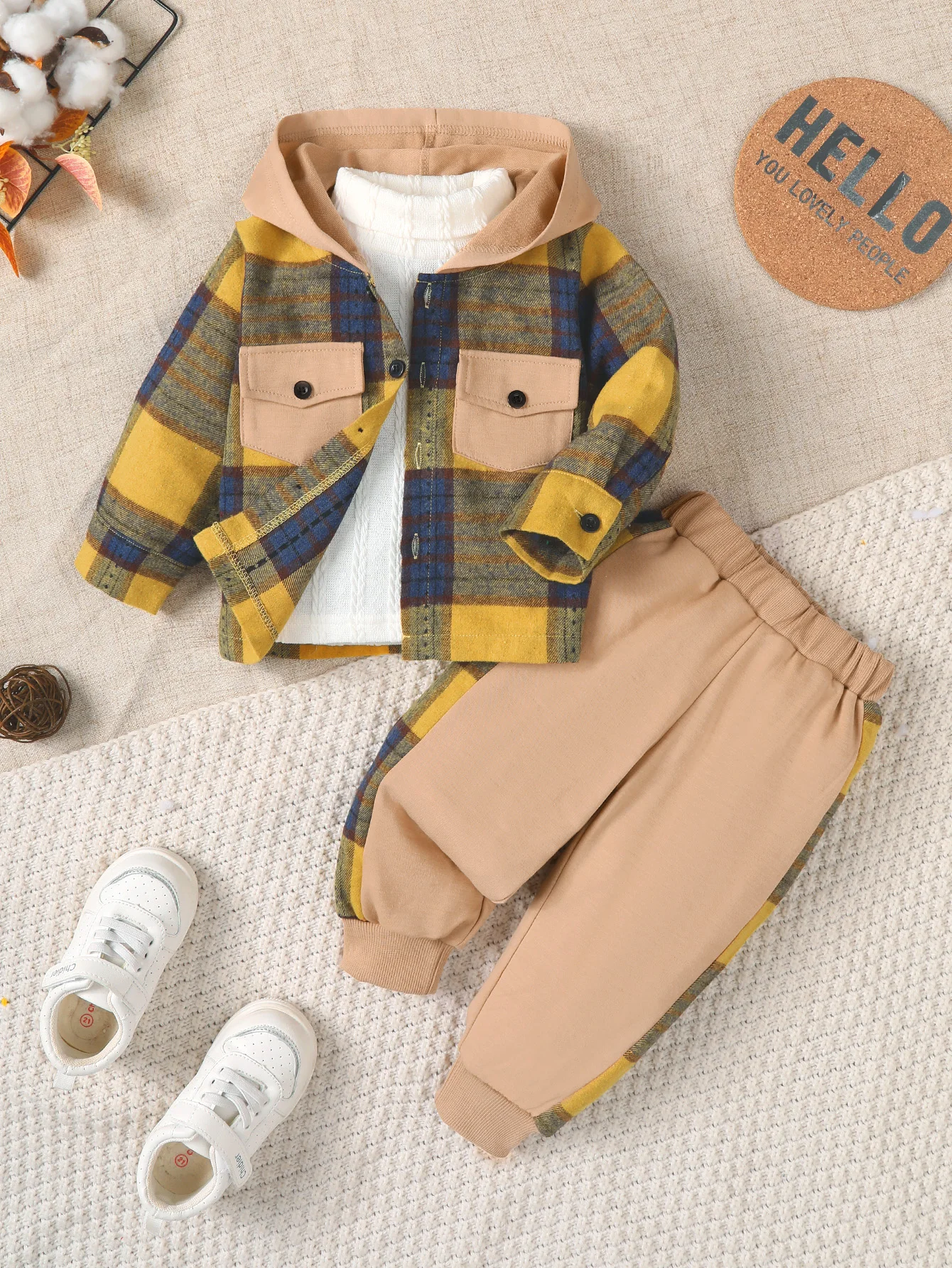 Winter 1-4 Years Old Cool Boys Checkered Hooded Sweatshirt And Sports Pants Casual 2-Piece Set
Winter 1-4 Years Old Cool Boys Checkered Hooded Sweatshirt And Sports Pants Casual 2-Piece Set