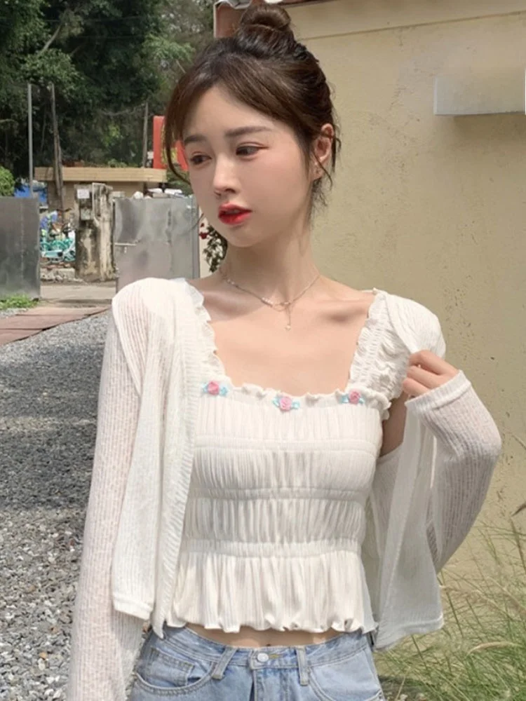 Модный женский комплект из двух предметов: топ-жилет и верхняя одежда для весны, уникальный дизайн, белый цвет, стильный крой.
Модный женский комплект из двух предметов: топ-жилет и верхняя одежда для весны, уникальный дизайн, белый цвет, стильный крой.