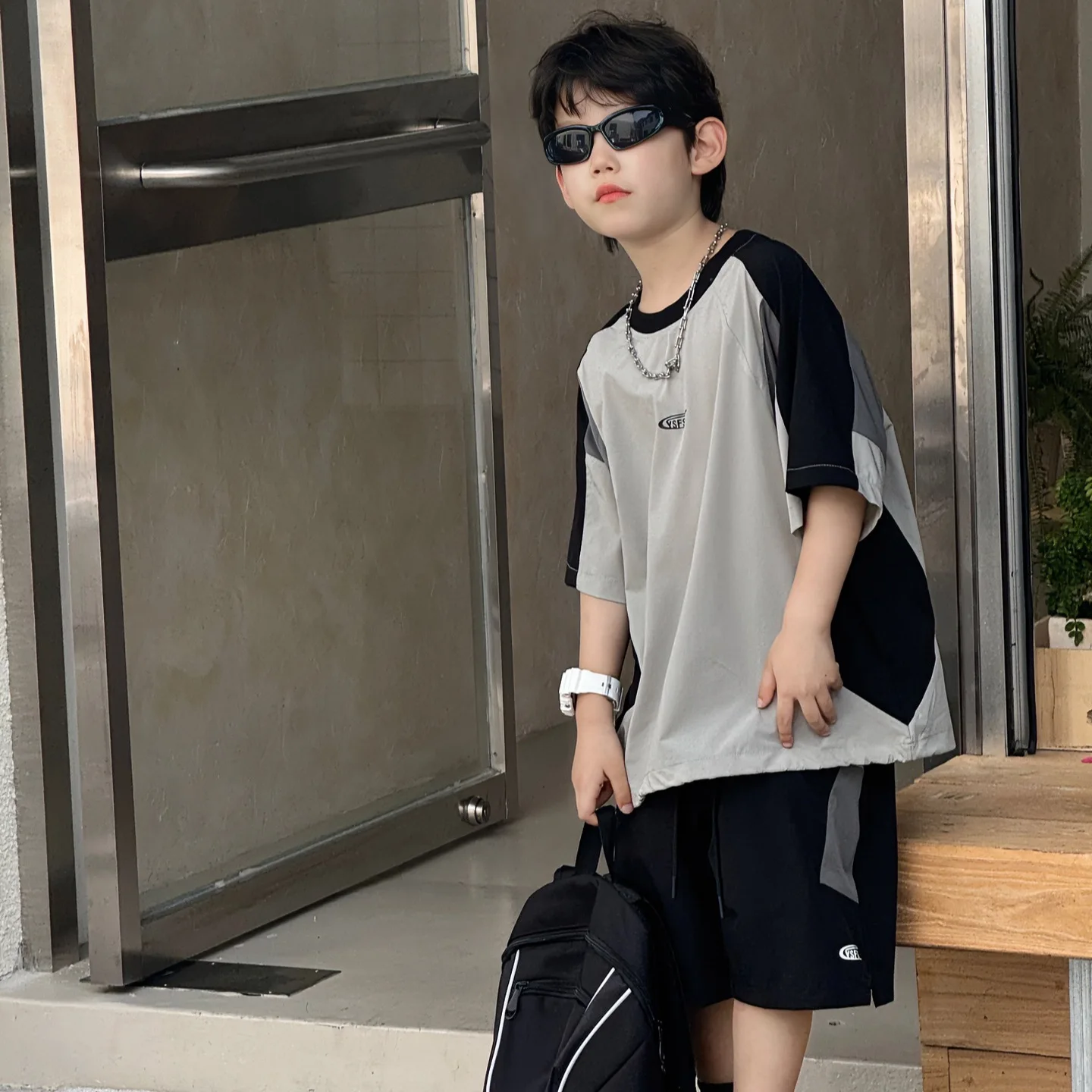 Children Clothes Set Kids Casual Short Sleeve Top Simple Shorts Summer 2025 New Fashionable Boys Cool Stylish Breathable Set
Children Clothes Set Kids Casual Short Sleeve Top Simple Shorts Summer 2025 New Fashionable Boys Cool Stylish Breathable Set