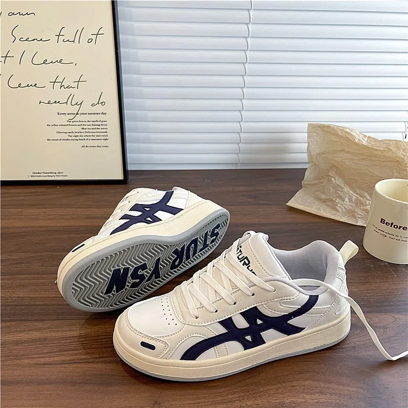 Женские универсальные белые кроссовки Spor Casual oes 2022, осенние новые студенческие универсальные белые кроссовки Hong Kong Sle на высоком каблуке с открытым верхом
Женские универсальные белые кроссовки Spor Casual oes 2022, осенние новые студенческие универсальные белые кроссовки Hong Kong Sle на высоком каблуке с открытым верхом