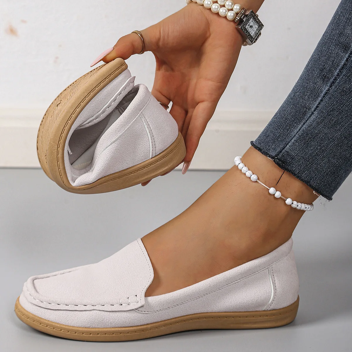 2026 New White Genuine Leather Slip On Shoes Soft Sole Flat Casual Daily Commute Footwear for Women
2026 New White Genuine Leather Slip On Shoes Soft Sole Flat Casual Daily Commute Footwear for Women