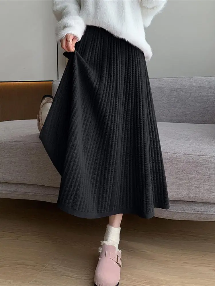 French Women's Solid Elegant Festival Party Long Skirt Autumn And Winter High Waist Pleated Skirt Popular Simplicity Streetwear
French Women's Solid Elegant Festival Party Long Skirt Autumn And Winter High Waist Pleated Skirt Popular Simplicity Streetwear