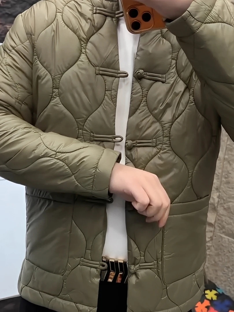 Мужская модная повседневная универсальная стильная куртка в стиле Тан с воротником-стойкой, теплая, из хлопка и полиэстера, с длинными рукавами, приталенного кроя
Мужская модная повседневная универсальная стильная куртка в стиле Тан с воротником-стойкой, теплая, из хлопка и полиэстера, с длинными рукавами, приталенного кроя