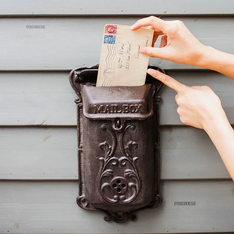 European Cast Iron Mailboxes Creative Retro Old Street Mailbox Villa Wall Decoration Suggestion Box Outdoor Waterproof Mailbox Z
European Cast Iron Mailboxes Creative Retro Old Street Mailbox Villa Wall Decoration Suggestion Box Outdoor Waterproof Mailbox Z