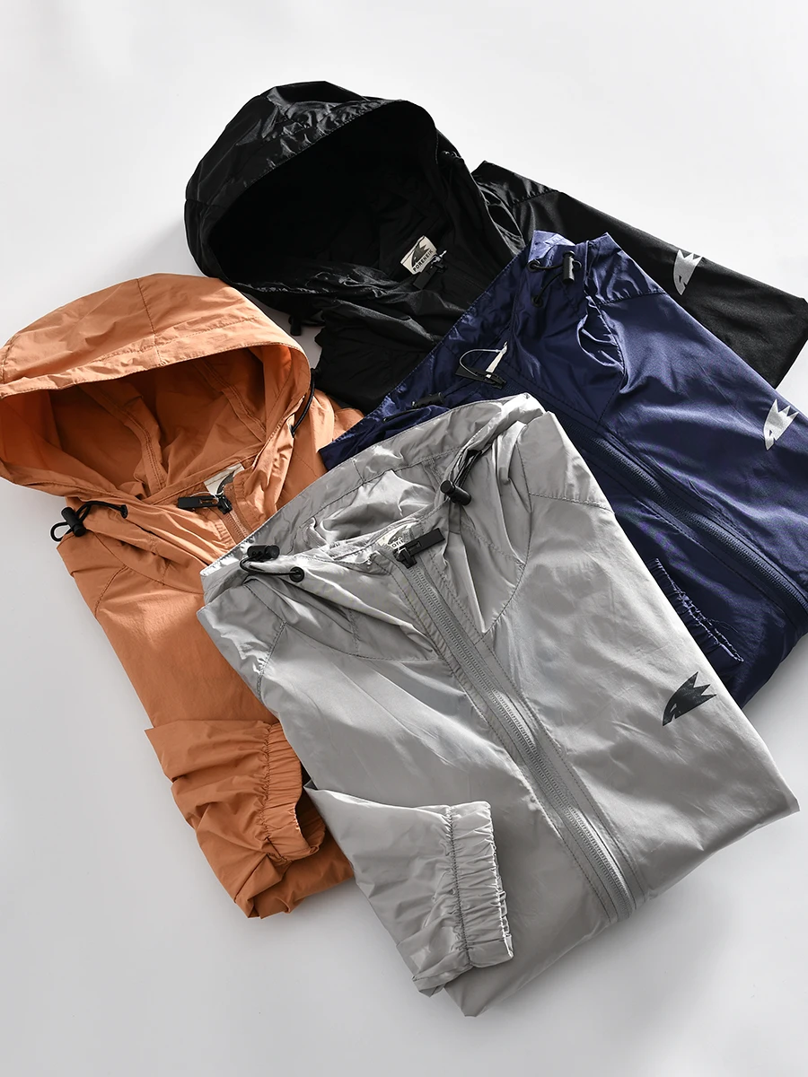 High-End Lightweight Outdoor Skin Clothes Jacket for Men And Women with Hood Breathable Spring Summer Fashion Standard Fit
High-End Lightweight Outdoor Skin Clothes Jacket for Men And Women with Hood Breathable Spring Summer Fashion Standard Fit