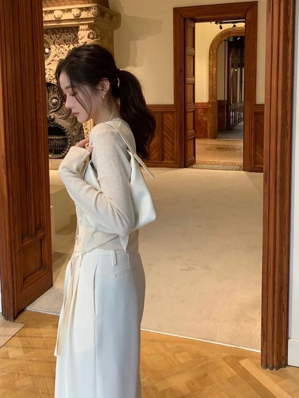 Spring 2025 New Women's Chic Slimming ort Knitted Set Ele Inner Wear Korean Sle Faionable Commute Long Sve
Spring 2025 New Women's Chic Slimming ort Knitted Set Ele Inner Wear Korean Sle Faionable Commute Long Sve