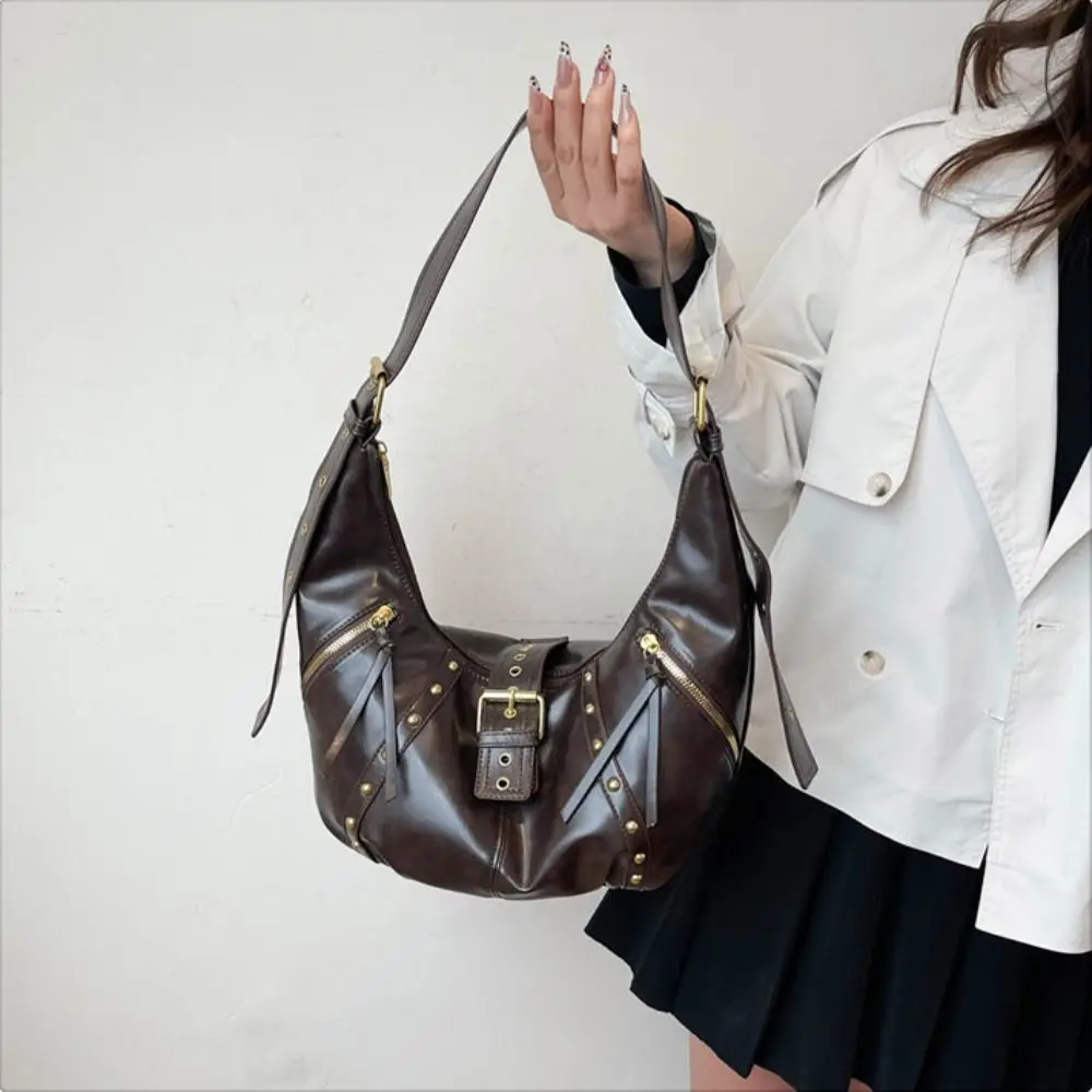 Oil Wax LeatherRetro American Style Rivets Buckle Crossbody Bag Large Capacity Korean Style Locomotive Style Underarm Bag
Oil Wax LeatherRetro American Style Rivets Buckle Crossbody Bag Large Capacity Korean Style Locomotive Style Underarm Bag