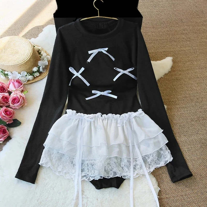 Black White Color Matching Girl One-piece Swimsuit Female Conservative Sunscreen Long-sleeved Sweet Lace Hot Spring Swimwear
Black White Color Matching Girl One-piece Swimsuit Female Conservative Sunscreen Long-sleeved Sweet Lace Hot Spring Swimwear