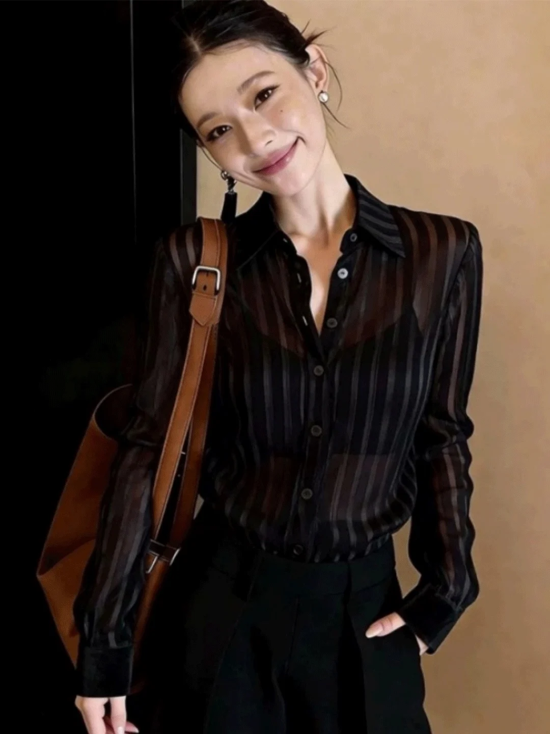 Black Women's Long Sleeve Shirt 2026 New Style Chic Top Sunscreen Striped Transparent Spring Fashion Set Casual Collar
Black Women's Long Sleeve Shirt 2026 New Style Chic Top Sunscreen Striped Transparent Spring Fashion Set Casual Collar