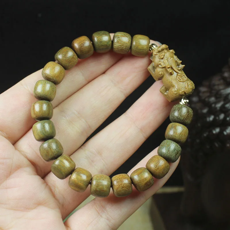 Sandalwood Barrel Beads Bracelet with Pixiu Charm Fragrant Unisex Prayer Beads for Meditation Gifts
Sandalwood Barrel Beads Bracelet with Pixiu Charm Fragrant Unisex Prayer Beads for Meditation Gifts