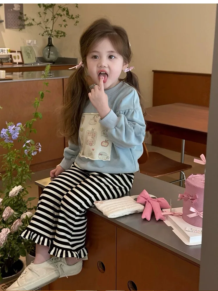 Korean Children's Clothing2024Autumn New Girls' Cute Cartoon Patch Sweater Striped Casual Trousers Suit
Korean Children's Clothing2024Autumn New Girls' Cute Cartoon Patch Sweater Striped Casual Trousers Suit