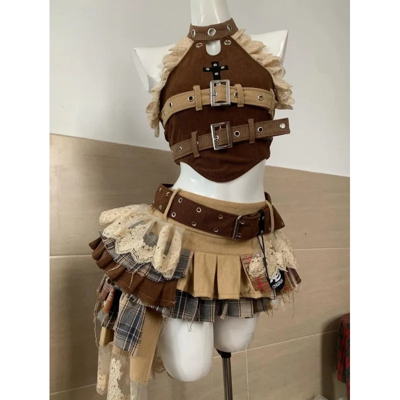 New women's spliced lace denim halter top for summer, sweet and spicy pure desire style, ultra figure-flattering
New women's spliced lace denim halter top for summer, sweet and spicy pure desire style, ultra figure-flattering