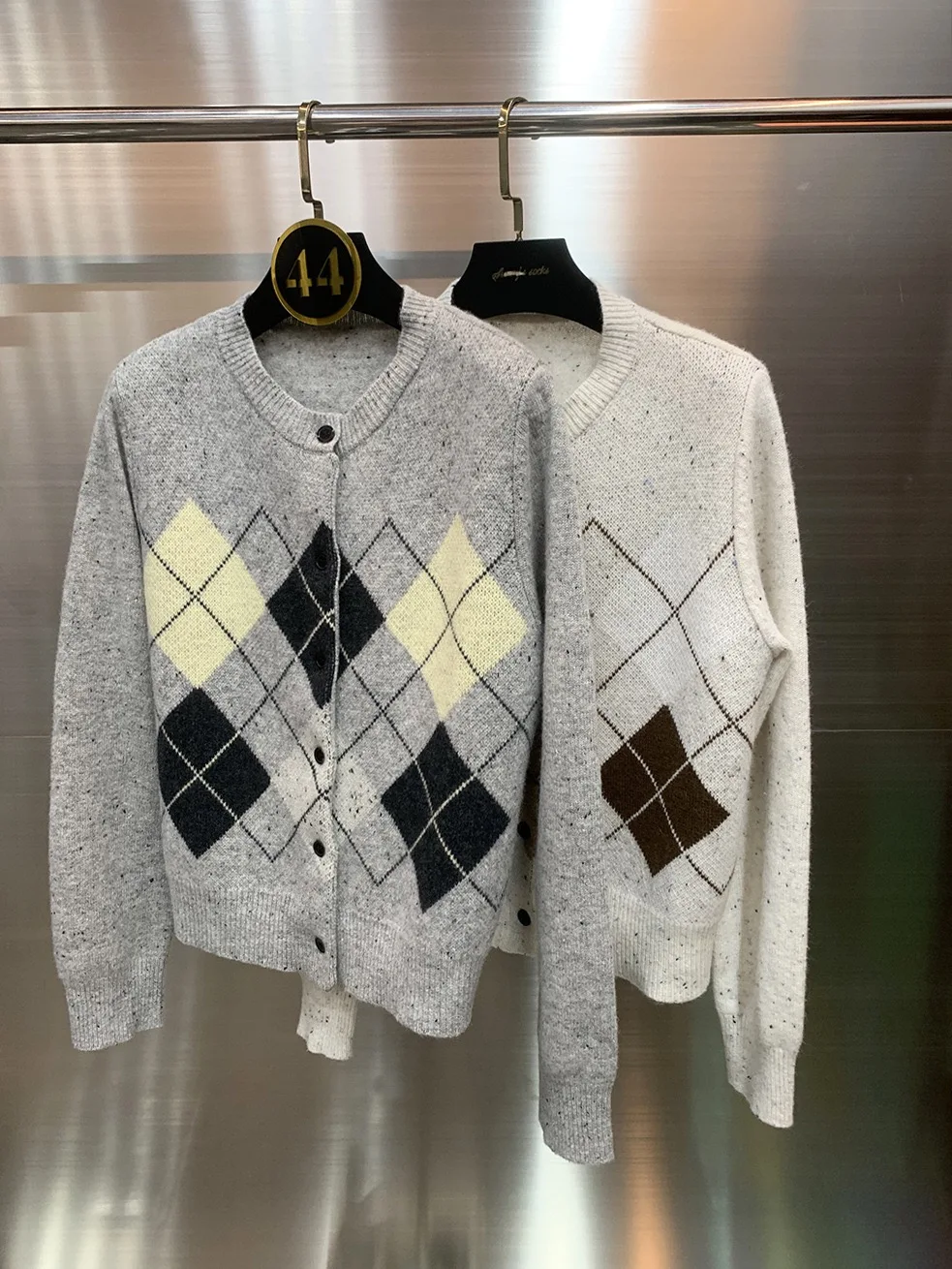 Elegant Vintage Fair Isle Diamond Pattern Knitted Open Cardigan Wool Sweater Outerwear Long Sleeve round Neck Regular Fit
Elegant Vintage Fair Isle Diamond Pattern Knitted Open Cardigan Wool Sweater Outerwear Long Sleeve round Neck Regular Fit