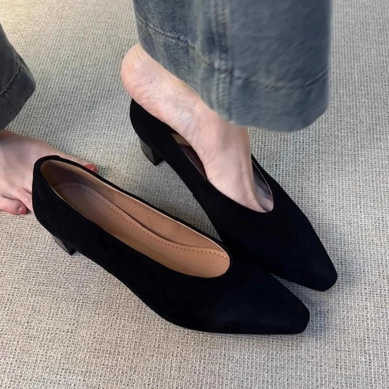 2025 Новая модная женская обувь на мелком женском удобном высоком каблуке, Лидер продаж, офисная и карьерная обувь с квадратным носком, новые однотонные каблуки
2025 Новая модная женская обувь на мелком женском удобном высоком каблуке, Лидер продаж, офисная и карьерная обувь с квадратным носком, новые однотонные каблуки