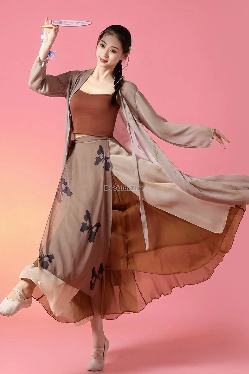 2025 traditional chinese classical dance gauze dress performance training clothes hanfu performance loose elegant dance costumes
2025 traditional chinese classical dance gauze dress performance training clothes hanfu performance loose elegant dance costumes