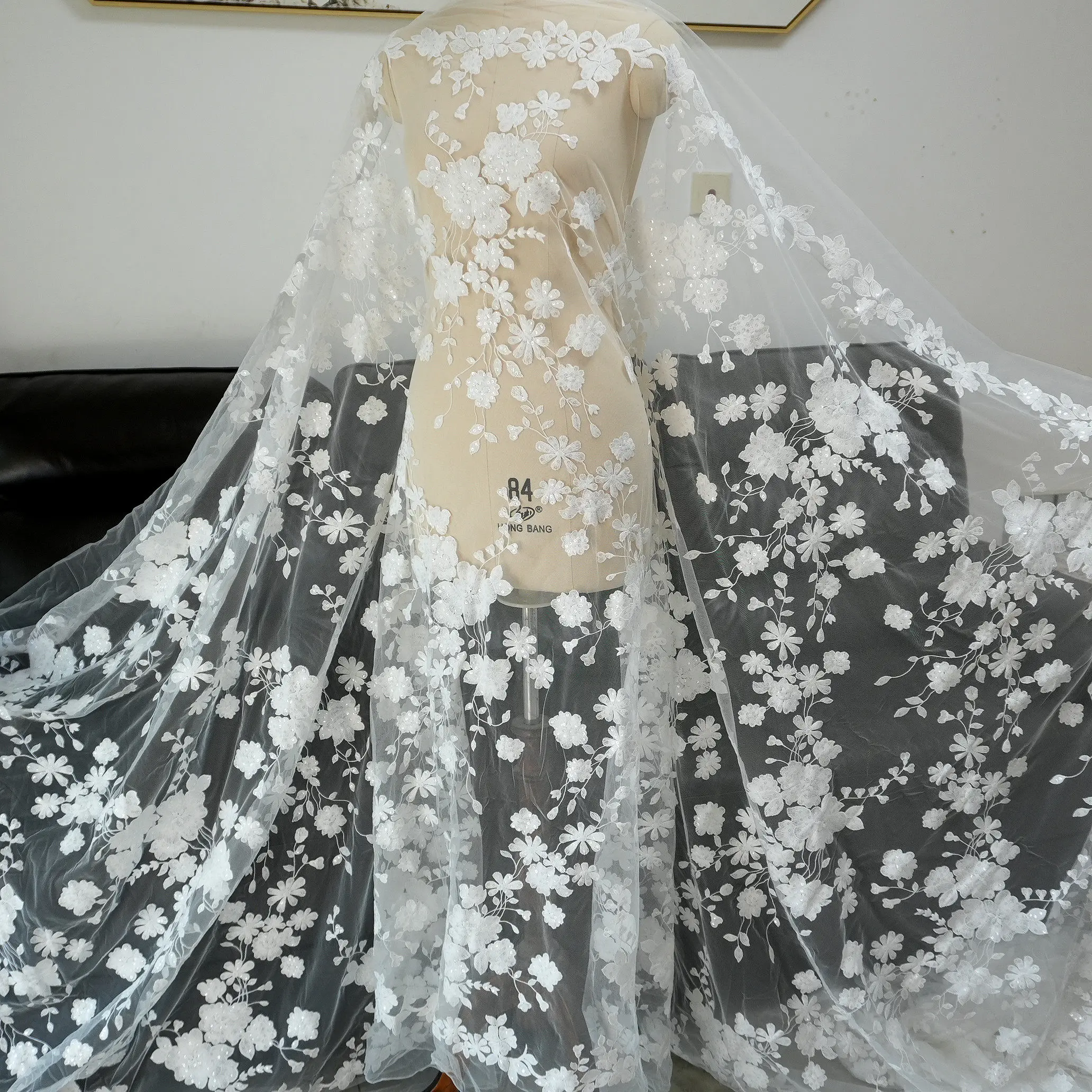 Beaded Sequin Flowers Tulle Material Bridal Gown Wedding Dress Embroidered Lace Appliqued Fabric
Beaded Sequin Flowers Tulle Material Bridal Gown Wedding Dress Embroidered Lace Appliqued Fabric