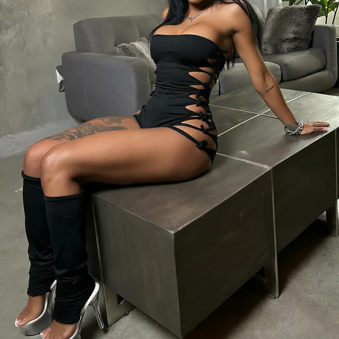 Hollow Out Side Tie Strapless Bodycon Playsuits with Leg Covers Women Sexy Sleeveless Backless Slim Night Clubwear Rompers
Hollow Out Side Tie Strapless Bodycon Playsuits with Leg Covers Women Sexy Sleeveless Backless Slim Night Clubwear Rompers