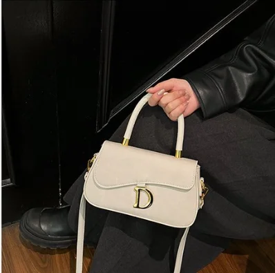 Модные женские сумки, сумки через плечо, повседневные сумки-мессенджеры, новый винтажный роскошный дизайн, женские сумки на плечо для покупок
Модные женские сумки, сумки через плечо, повседневные сумки-мессенджеры, новый винтажный роскошный дизайн, женские сумки на плечо для покупок