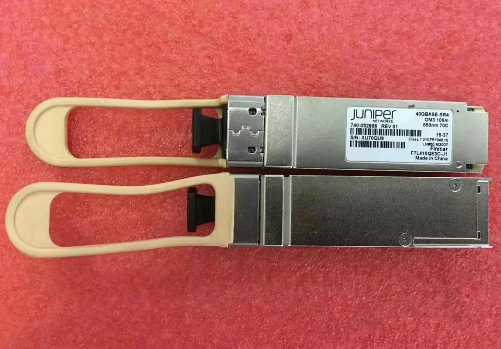 1PACK JUNIPER 40G QSFP Module Switch/40GBASE-SR4 FTL410QE3C-J1 740-032986 OM3 100M 850nm/QSFP 40GB Fiber Transceiver
1PACK JUNIPER 40G QSFP Module Switch/40GBASE-SR4 FTL410QE3C-J1 740-032986 OM3 100M 850nm/QSFP 40GB Fiber Transceiver