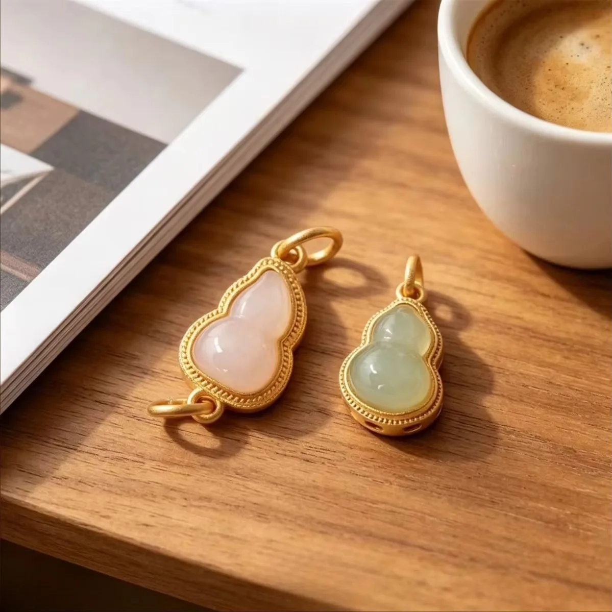 Brass Sand Gold Imitation Jade Gourd Spacer Charms Fu Lu Pendant DIY Bracelet Necklace Auspicious Jewelry Accessories
Brass Sand Gold Imitation Jade Gourd Spacer Charms Fu Lu Pendant DIY Bracelet Necklace Auspicious Jewelry Accessories