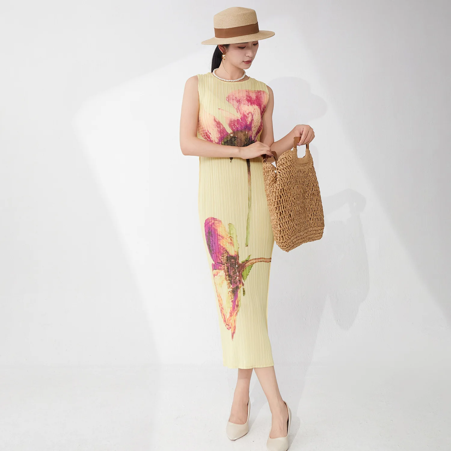 Miyake Summer Fashion High Waist Straight Cut Dress round Neck Sleeveless Women's Dress Slimming Effect Long Ankle Length Gown
Miyake Summer Fashion High Waist Straight Cut Dress round Neck Sleeveless Women's Dress Slimming Effect Long Ankle Length Gown