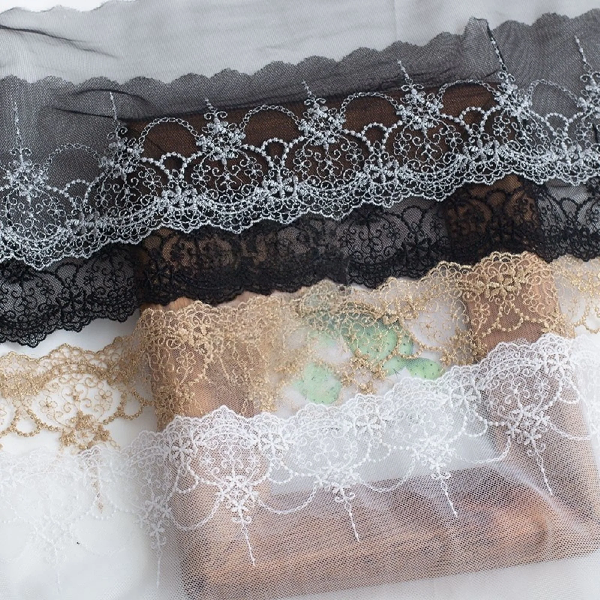 Ширина 4,52/5,9 дюйма, кружевная отделка, кружево с цветочной вышивкой, кружевная отделка с цветочным узором для фаты, кружево с зубчатой отделкой 
Ширина 4,52/5,9 дюйма, кружевная отделка, кружево с цветочной вышивкой, кружевная отделка с цветочным узором для фаты, кружево с зубчатой отделкой