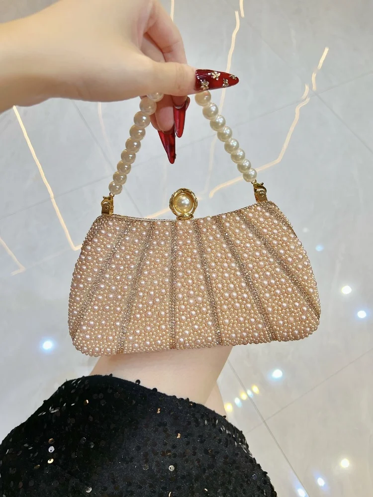 New Square Design Women Evening Bags Pearl Diamonds Small Clutch With Chain Shoulder Handbags Wedding Purse Clutch Tote Bags
New Square Design Women Evening Bags Pearl Diamonds Small Clutch With Chain Shoulder Handbags Wedding Purse Clutch Tote Bags