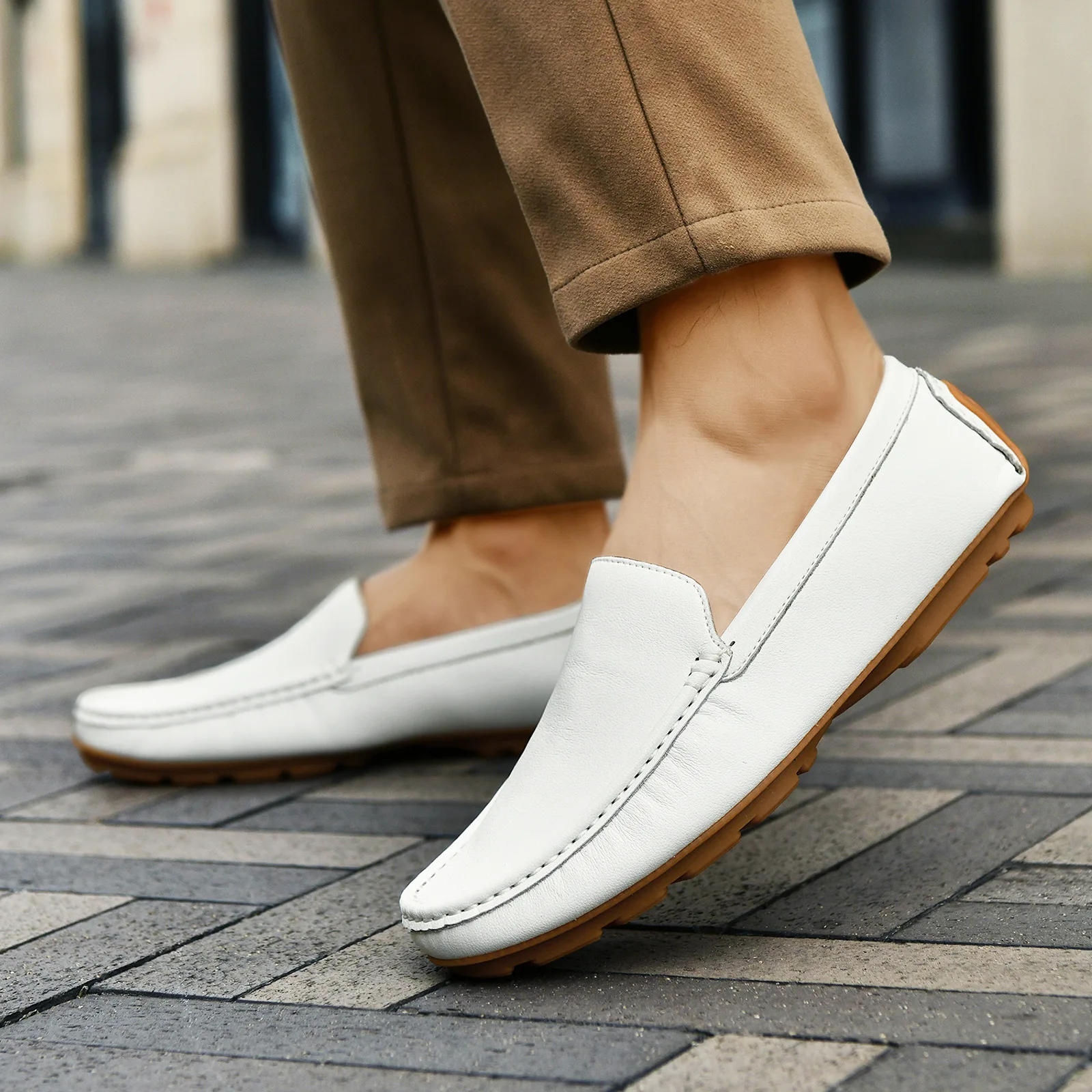 Новые высококачественные лоферы, мужские белые мокасины для вождения, мужская повседневная обувь, кожаная суперлегкая мужская обувь без шнуровки
Новые высококачественные лоферы, мужские белые мокасины для вождения, мужская повседневная обувь, кожаная суперлегкая мужская обувь без шнуровки