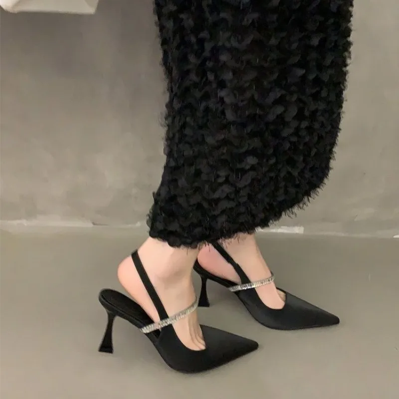 High Heels Summer 2025 Diamond Footwear Ladies Shoes Sandals for Women Rhinestones Heeled Pointed Toe Pumps Korea Casual Shoes
High Heels Summer 2025 Diamond Footwear Ladies Shoes Sandals for Women Rhinestones Heeled Pointed Toe Pumps Korea Casual Shoes