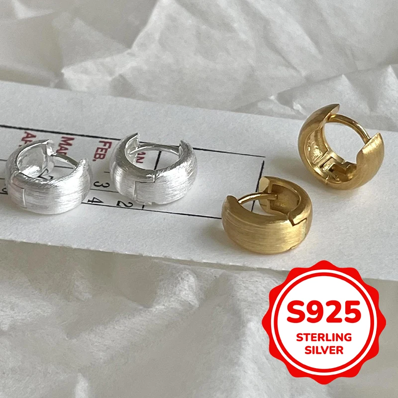 Серьги из стерлингового серебра 925 пробы с матовой пряжкой для ушей, простой темперамент, универсальные атмосферные серьги в стиле ins, украшения
Серьги из стерлингового серебра 925 пробы с матовой пряжкой для ушей, простой темперамент, универсальные атмосферные серьги в стиле ins, украшения