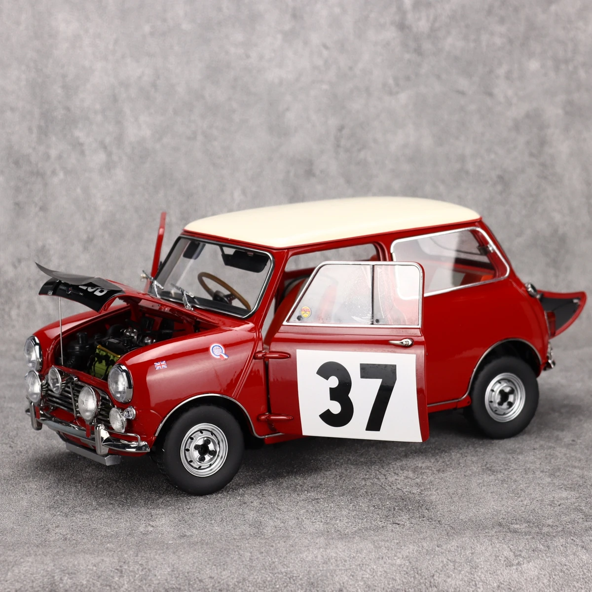 SunStar 1:12 Cooper S #37 Monaco 1964 Simulation Limited Edition All Open Alloy Metal Static Car Model Toy Gift
SunStar 1:12 Cooper S #37 Monaco 1964 Simulation Limited Edition All Open Alloy Metal Static Car Model Toy Gift