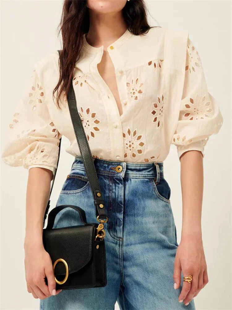 Cotton Ladies Single-Breasted Round Neck Blouse and Tops French Retro Hollow Out Embroidery Shirt for Womenearly Autumn
Cotton Ladies Single-Breasted Round Neck Blouse and Tops French Retro Hollow Out Embroidery Shirt for Womenearly Autumn