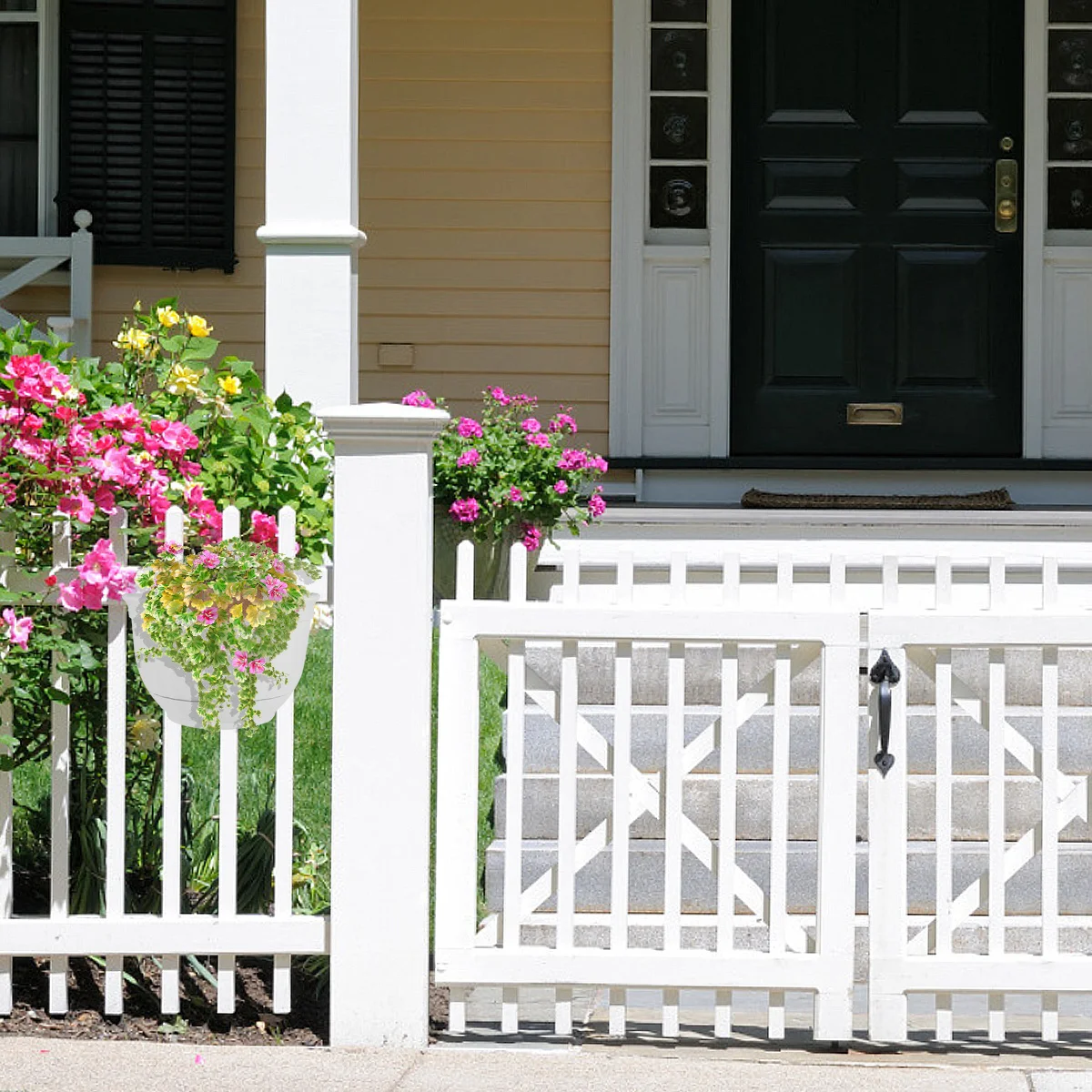 Semi-Circular Wall Mounted Flower Pot Imitation European Design Hanging Planter For Indoor Outdoor Garden
Semi-Circular Wall Mounted Flower Pot Imitation European Design Hanging Planter For Indoor Outdoor Garden