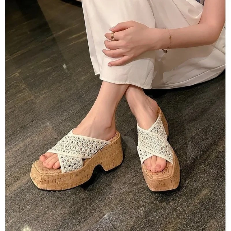 Thick-soled High-heeled Slippers for Women, 2026 Summer New Style, Large-sized Breathable, Petite Cool Slippers for Outerwear
Thick-soled High-heeled Slippers for Women, 2026 Summer New Style, Large-sized Breathable, Petite Cool Slippers for Outerwear