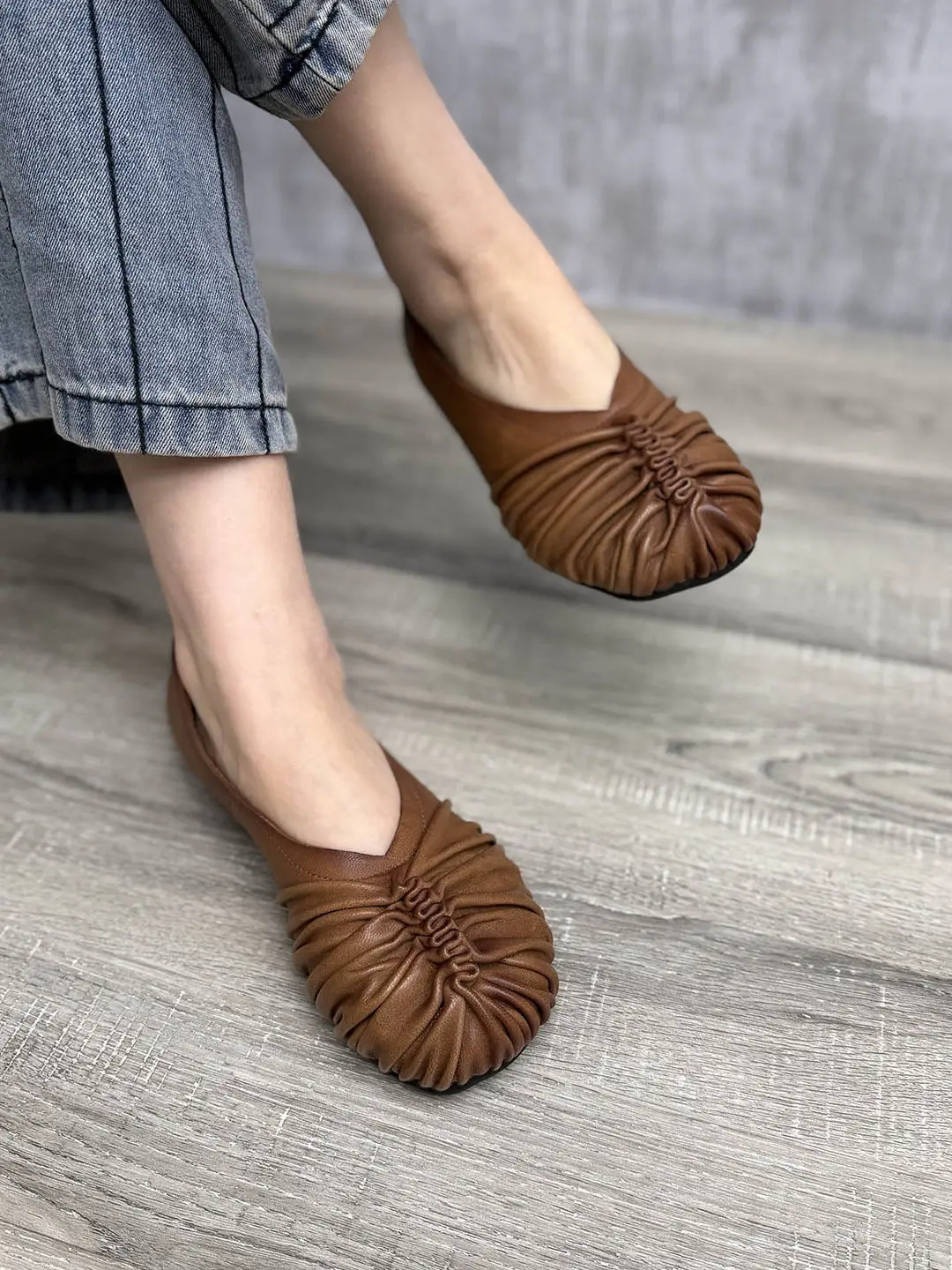 Birkuir Retro Pleated Loafers Women Casual Shoes Lazy Slip On Luxury Elegant Flats Soft Soles 2026 Genuine Leather Summer Shoes
Birkuir Retro Pleated Loafers Women Casual Shoes Lazy Slip On Luxury Elegant Flats Soft Soles 2026 Genuine Leather Summer Shoes