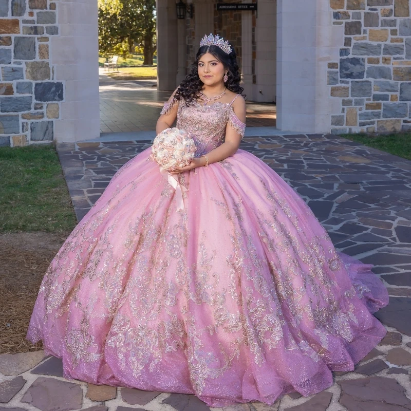 Pink Shiny Quinceanera Dresses Ball Gown Off Shoulder Appliques Lace Beading Crystal Tull Birthday Payty Sweet 16 Dress Vestidos
Pink Shiny Quinceanera Dresses Ball Gown Off Shoulder Appliques Lace Beading Crystal Tull Birthday Payty Sweet 16 Dress Vestidos