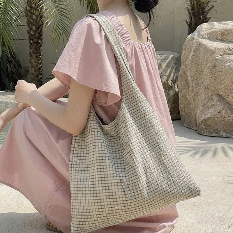 Large Soft Grid Pattern Shoulder Tote Bag for Women, Perfect for Daily Commuting, Casual Shopping, Weekend Outings and Short
Large Soft Grid Pattern Shoulder Tote Bag for Women, Perfect for Daily Commuting, Casual Shopping, Weekend Outings and Short