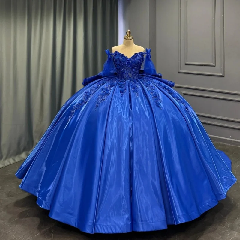 Королевское синее платье для квинсеаньеры с открытыми плечами, кристаллами, кружевом, 3D цветами, длинным шлейфом и бантом. Индивидуальный пошив.
Королевское синее платье для квинсеаньеры с открытыми плечами, кристаллами, кружевом, 3D цветами, длинным шлейфом и бантом. Индивидуальный пошив.