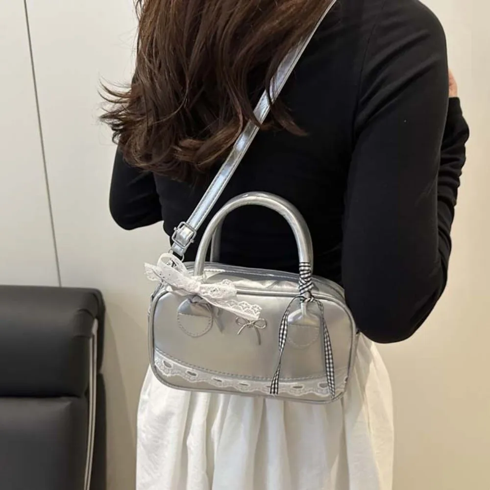 Zipper PU Leather Boston Handbag Lace Ribbon Waterproof Crossbody Bowling Bag Texture Korean Style Small Square Bag Travel
Zipper PU Leather Boston Handbag Lace Ribbon Waterproof Crossbody Bowling Bag Texture Korean Style Small Square Bag Travel