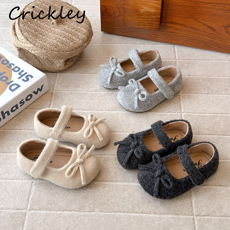 Детская обувь на плоской подошве с однотонным бантом, осенне-зимняя короткая плюшевая обувь принцессы для маленьких девочек, неглубокая детская обувь из искусственной кожи с крючками и петлями
Детская обувь на плоской подошве с однотонным бантом, осенне-зимняя короткая плюшевая обувь принцессы для маленьких девочек, неглубокая детская обувь из искусственной кожи с крючками и петлями