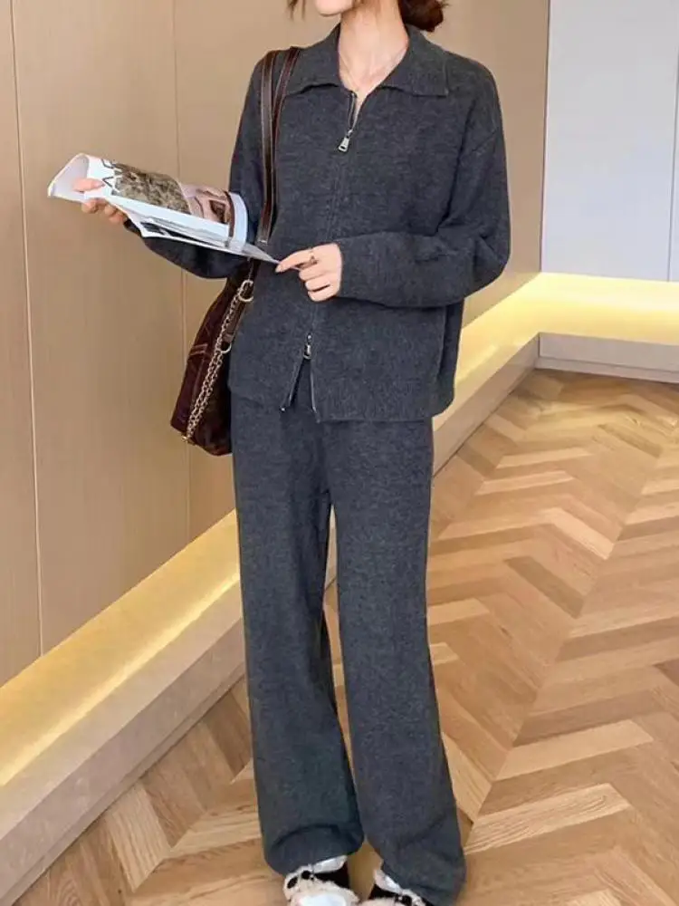 Korean Women's Autumn Winter Fashion Solid Zipper Cardigan Knit Sweater Tops And High Waist Long Pant Casual Two Piece Set Trend
Korean Women's Autumn Winter Fashion Solid Zipper Cardigan Knit Sweater Tops And High Waist Long Pant Casual Two Piece Set Trend